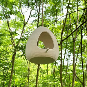 1pcs Water-drop-shaped bird feeder house, a creative outdoor hanging iron bird feeder suitable for gardens/yard areas