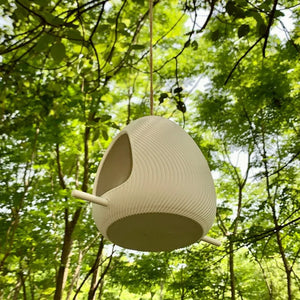 1pcs Water-drop-shaped bird feeder house, a creative outdoor hanging iron bird feeder suitable for gardens/yard areas