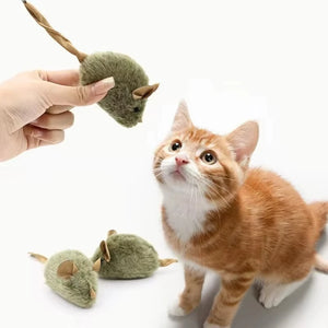 Cat toy, realistic squeaking mouse, sensor-activated sound, plush little mouse, self-entertaining and entertaining cat toy